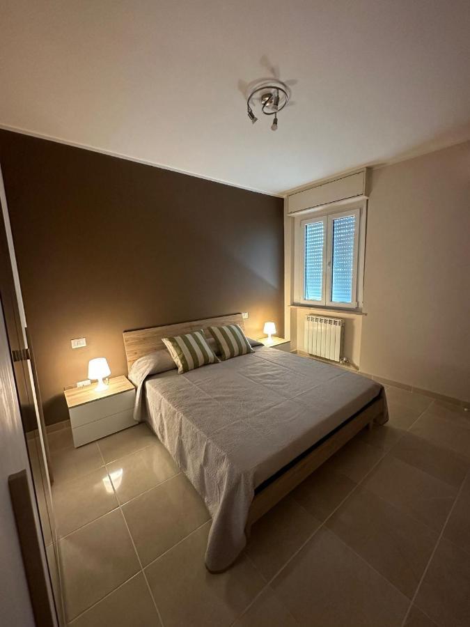 Desenzanino Apartment Twelve Desenzano del Garda Bagian luar foto