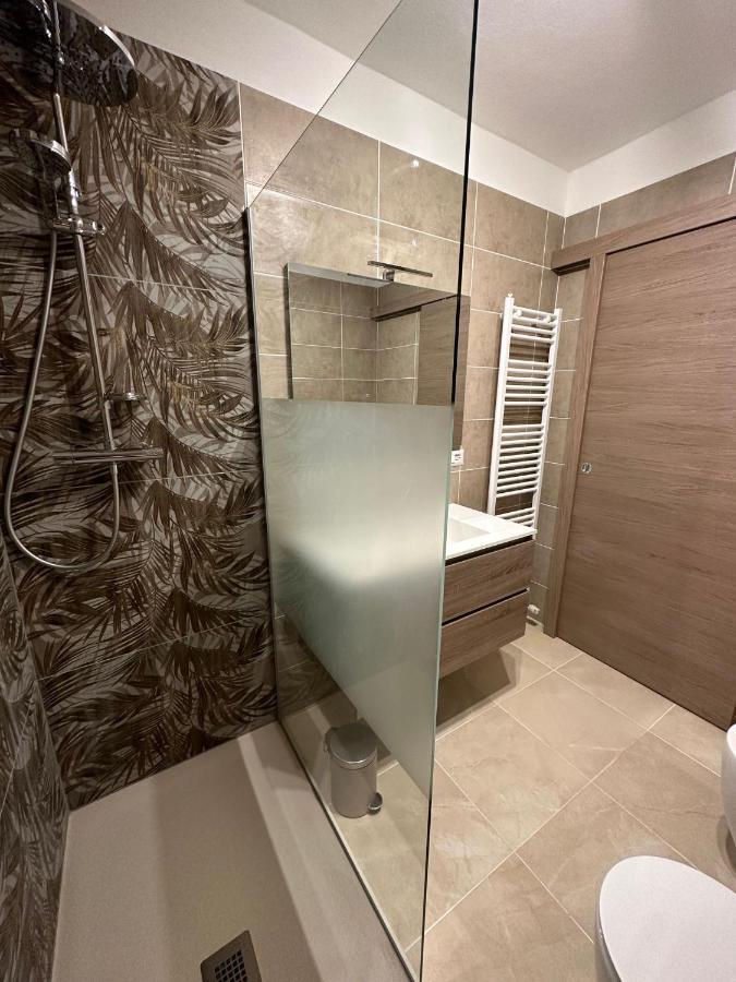 Desenzanino Apartment Twelve Desenzano del Garda Bagian luar foto