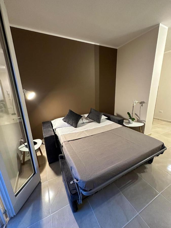 Desenzanino Apartment Twelve Desenzano del Garda Bagian luar foto